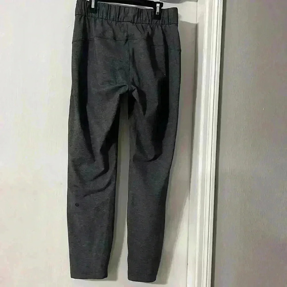 Lululemon On The Fly Mid-Rise Pant in Heathered gray - Picture 4 of 9
